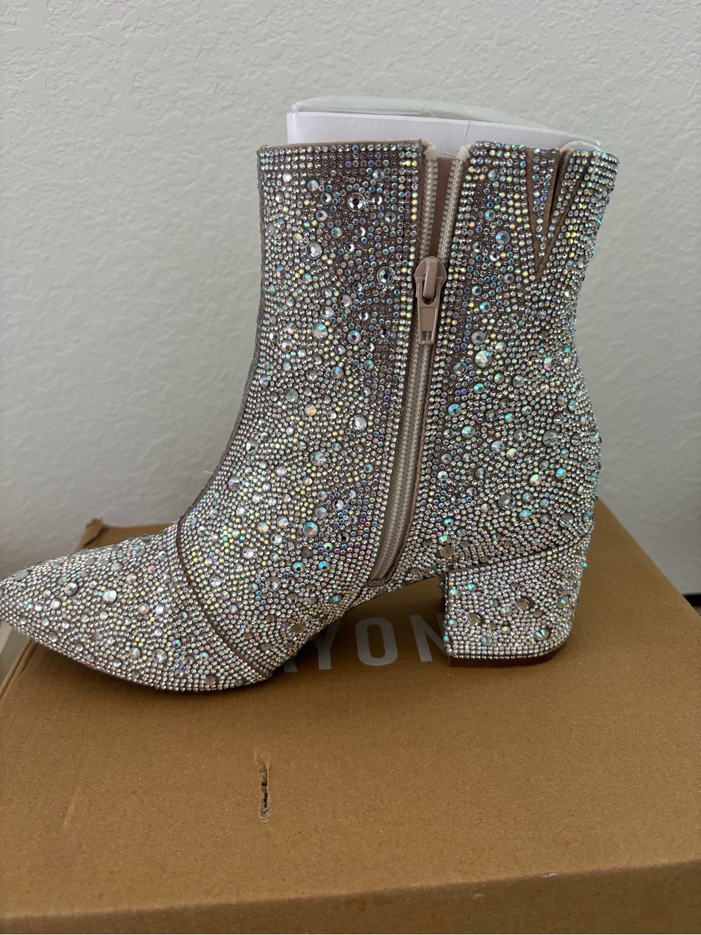 Yayone Rhinestone Zipper Sparkly Pointed Toe Ankle Boots, Size 8